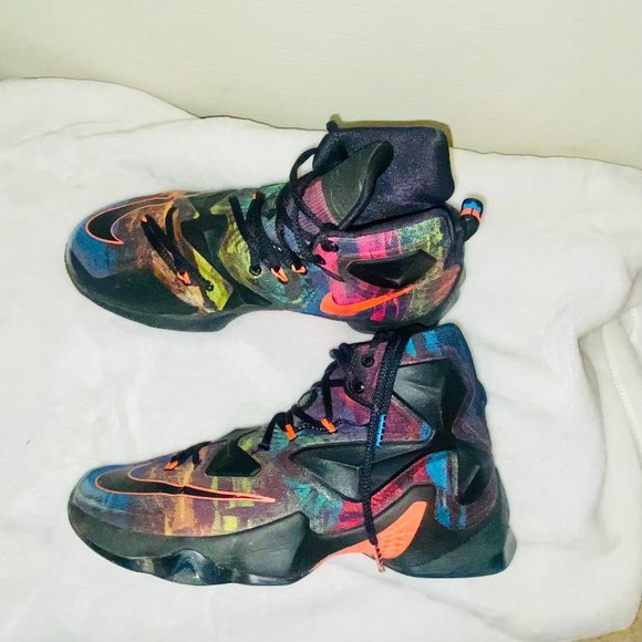 Nike Lebron 13's Akronite Size 8.5 - Picture 1 of 2
